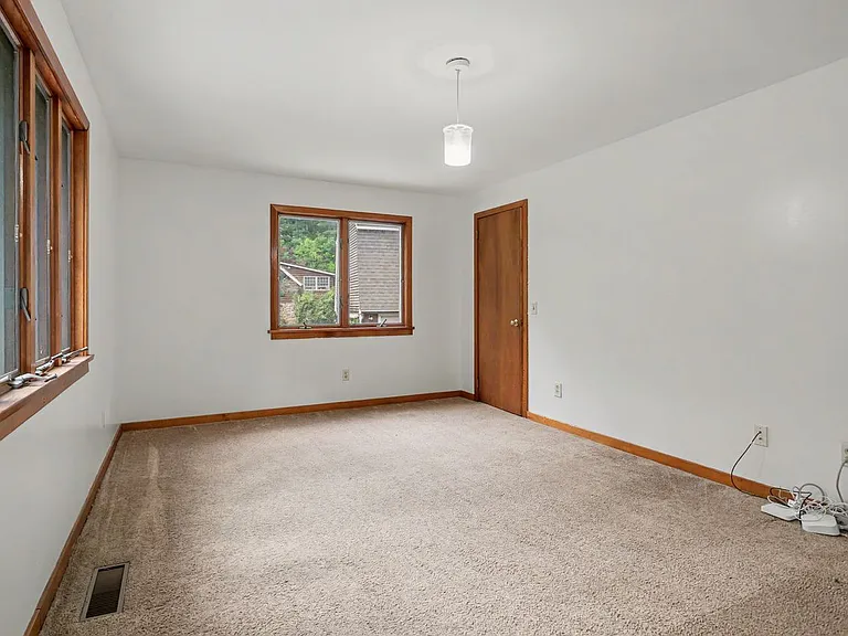 52 Stanley Rd — Photo 29