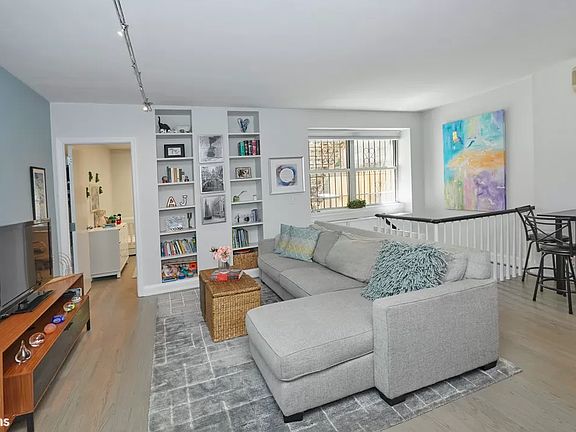 2nd image of 304 W 88th St APT Gc