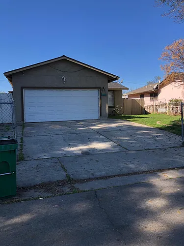 2325 S Sacramento St Photo 1
