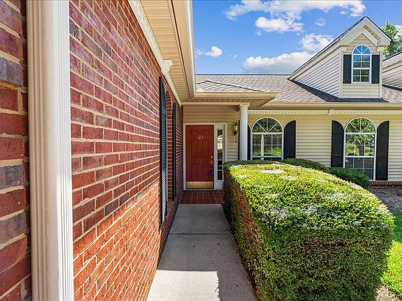 2nd image of 609 Black Oak Dr Unit 123