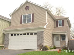 23625 N Garden Ln, Lake Zurich, IL 60047