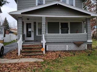 923 Nela View Rd, Cleveland, OH 44112