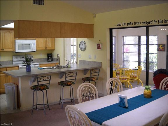 4th image of 2711 SW 2nd Ave