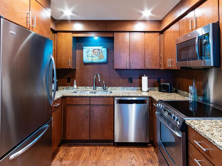 655 S Riverside Dr #1502 — Photo 6