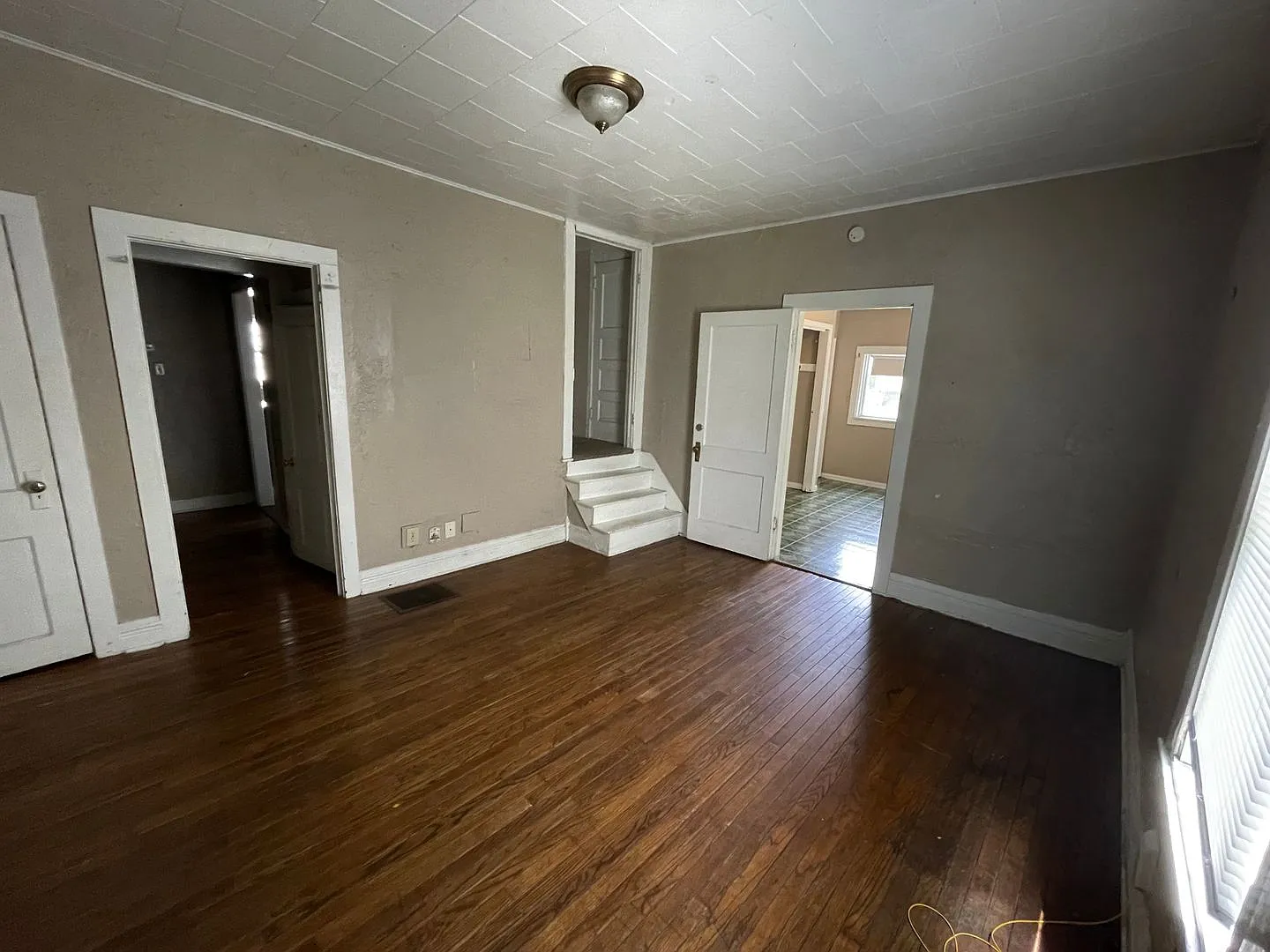410 N Salisbury St — Photo 2