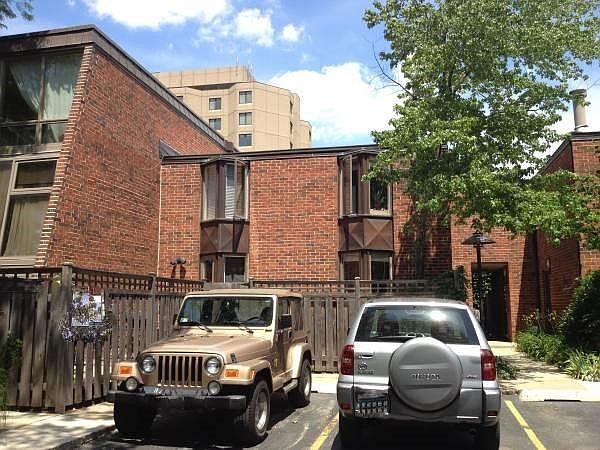 1st image of 2151 N Lincoln Ave #1