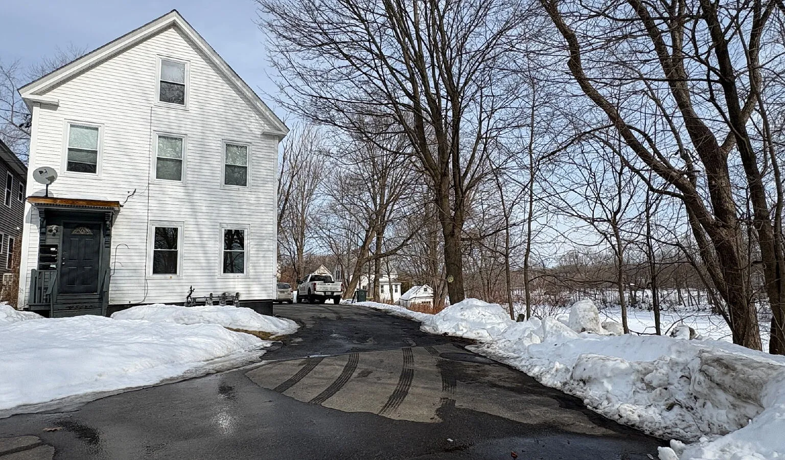 3 bed, 1.0 bath, $2,650 — Photo 1