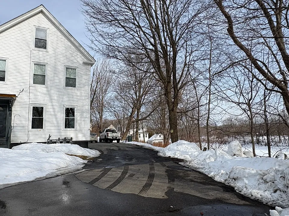 7 North St #1