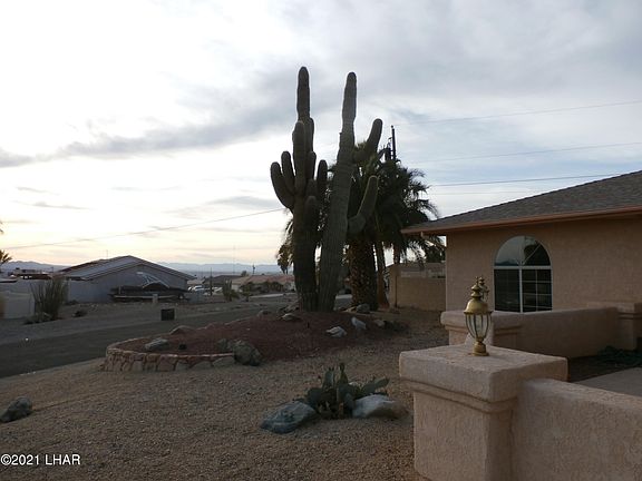 3rd image of 3953 Bear Dr