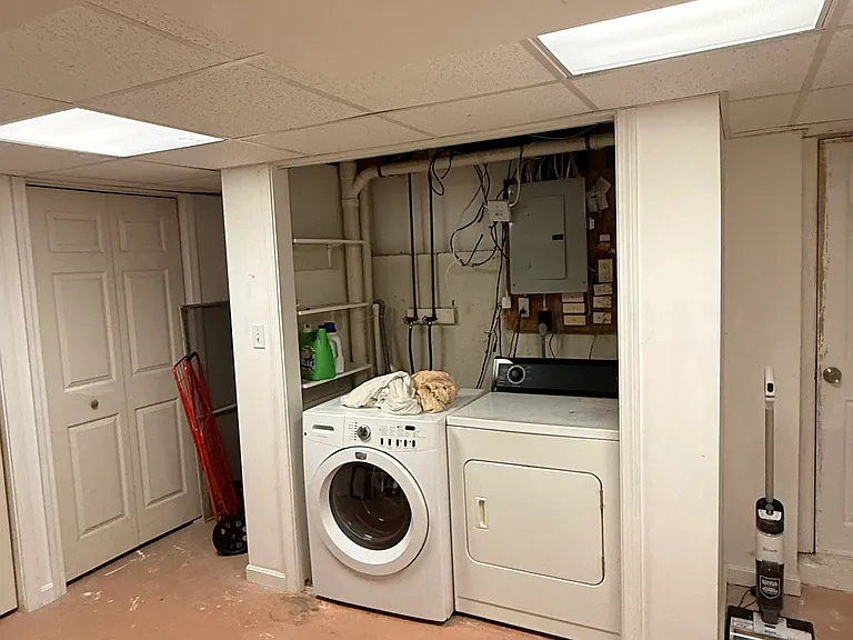 1304 Irving Rd — Photo 10