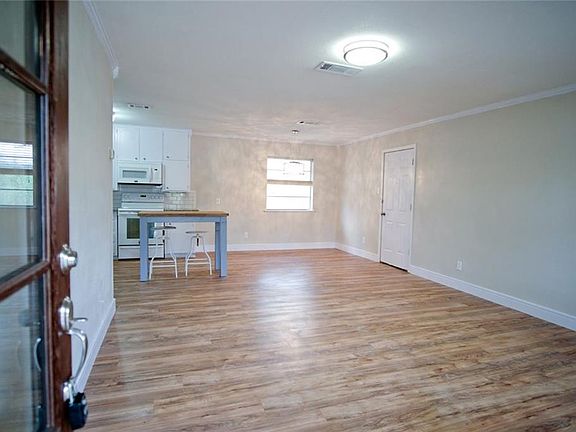 4th image of 7113 Payte Ln