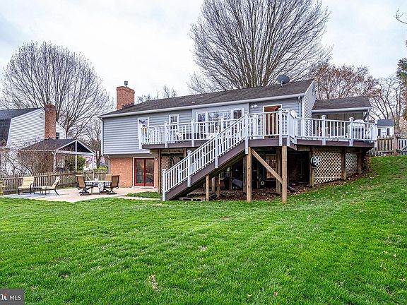 3rd image of 8308 Fox Harrow Ln