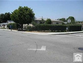 1st image of 4003 De Garmo Ave