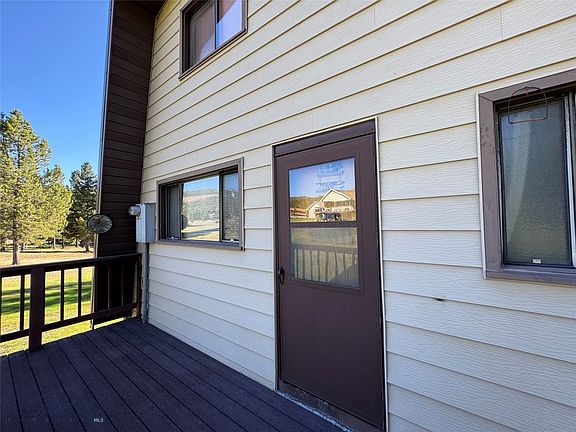 5th image of 124 Deer Park Ln