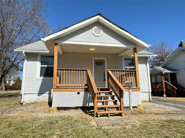 8711 Crocus Ln, Saint Louis, MO 63114