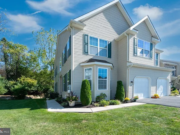 27 Emily Ct, Reading, PA 19606