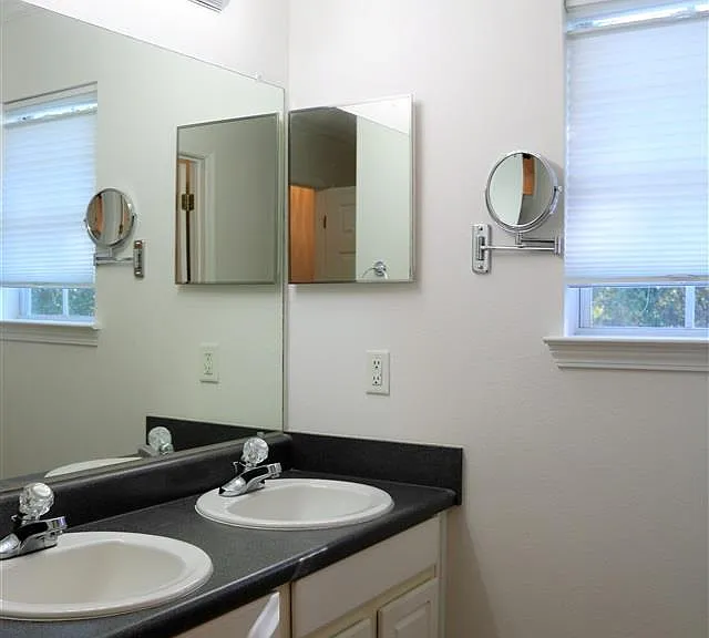 5726 Fair Oak Ln — Photo 11