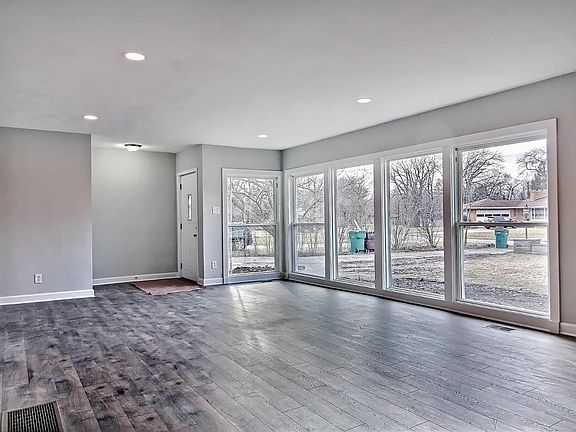 4th image of 5451 Mary Ann Ln
