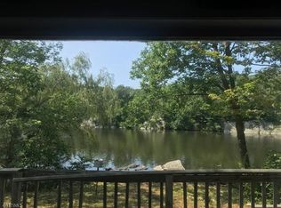 18 Island Ct, Stockholm, NJ 07460