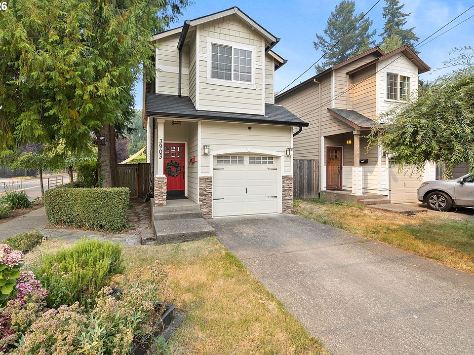 1st image of 3903 SE Crystal Springs Blvd