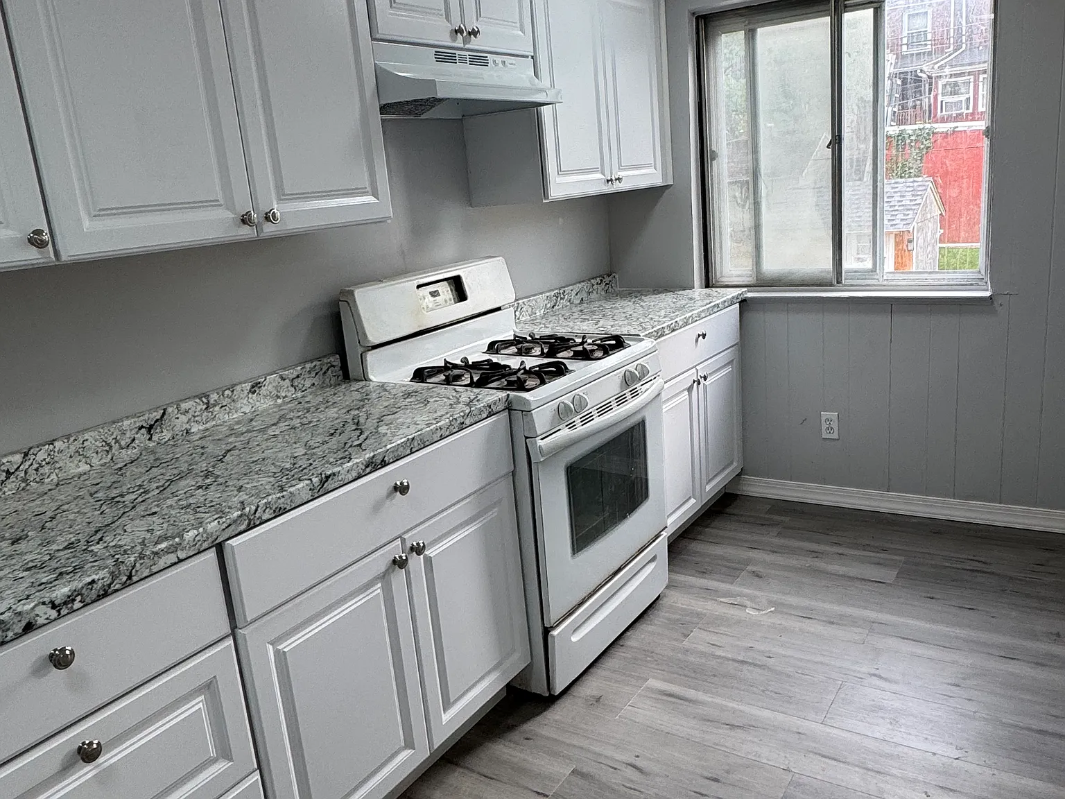 3 bed, 1350 sqft, $1,875 — Photo 3