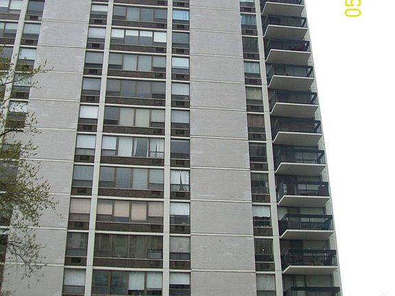 3rd image of 1460 N Sandburg Ter APT 1403A