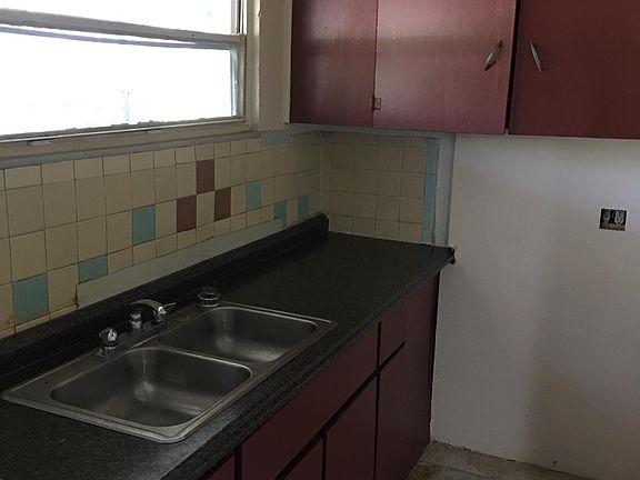 2nd image of 4020 Durnam Pl