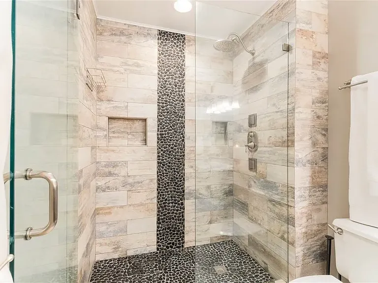 700 Victorian Ct — Photo 18