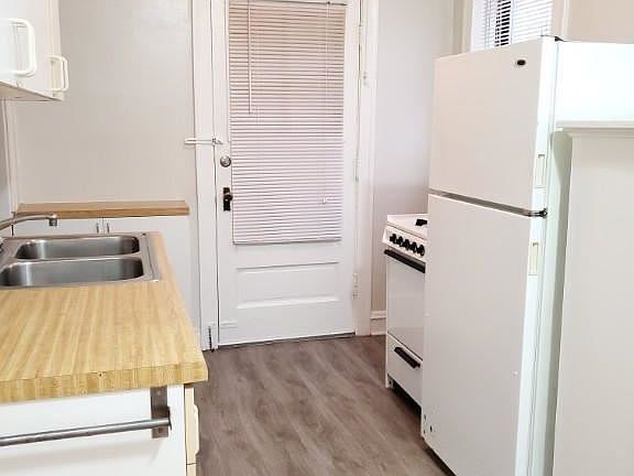 4th image of 3148-56 W Belle Plaine Ave APT 3148-3S