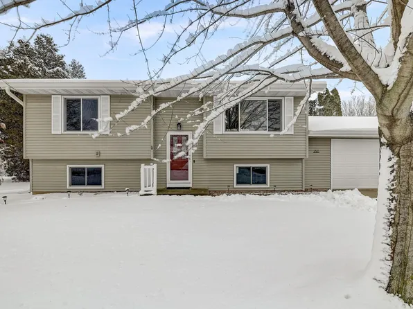 250 S Burr Oak Ave, Oregon, WI 53575