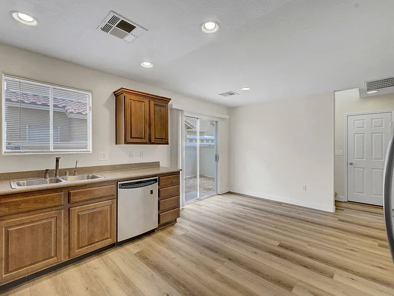 3952 Badgerbrook St — Photo 16