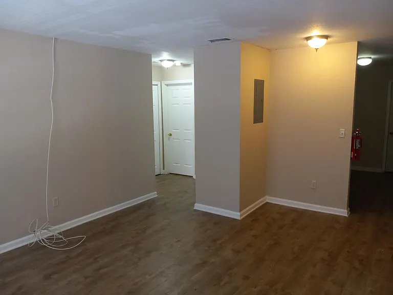 703 Putnam Dr #2 — Photo 5