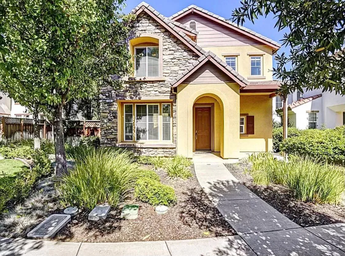 140 W Brilloso Ln photo 1