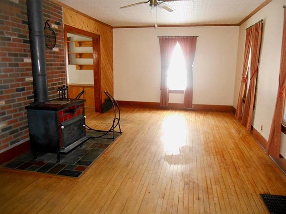 2nd image of 10 Howard St