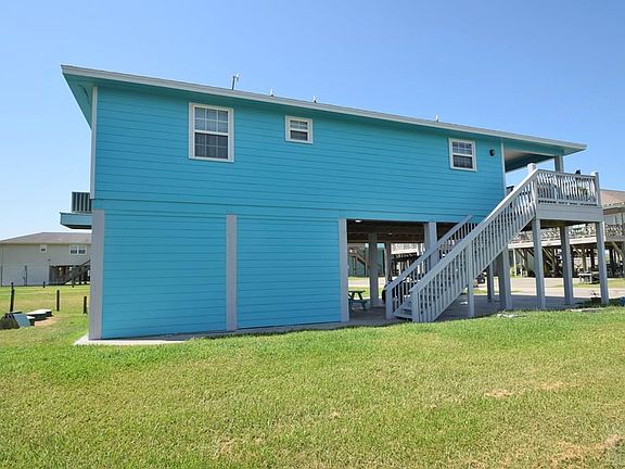 5th image of 1008 S Stingaree Dr