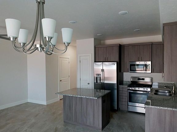 3rd image of 1005 N Tortoise Rock Dr Unit 14