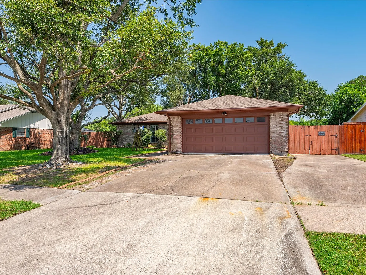 3 bed, 2.0 bath, 1450 sqft, $2,000 — Photo 3