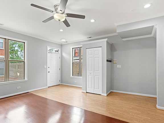 5th image of 2409 W Flournoy St #C