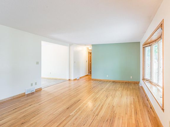 5th image of 5108 W 35th St