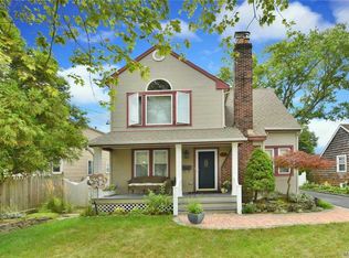 217 Thelma Ave, Merrick, NY 11566