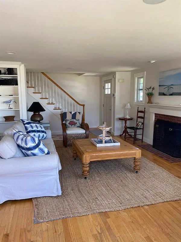 4 bed, 3.0 bath, 2175 sqft, $4,700 — Photo 4