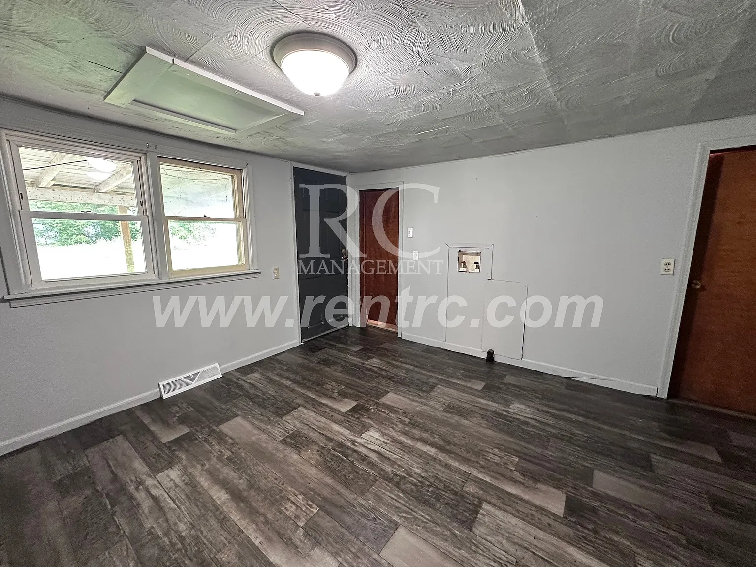 2 bed, 1000 sqft, $750 — Photo 3