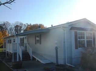 41 Harbor Ct, Falling Waters, WV 25419