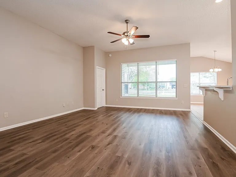 245 N Lake Cunningham Ave — Photo 5