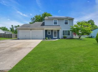 8 Woodcrest Dr, Eastampton, NJ 08060