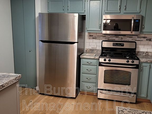 2nd image of 405 Sonnybrook Ct