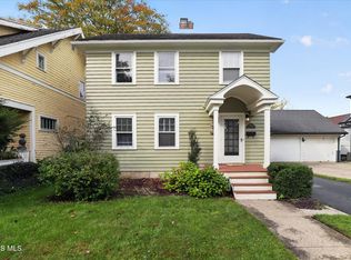 5653 Fairview Dr, Sylvania, OH 43560