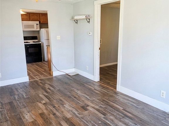 5th image of 234 Oakwood St