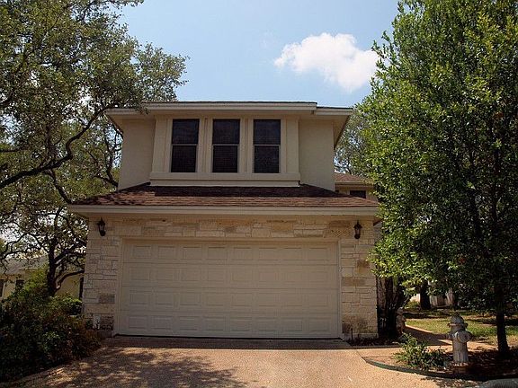 3rd image of 5800 Courtyard Dr APT 3