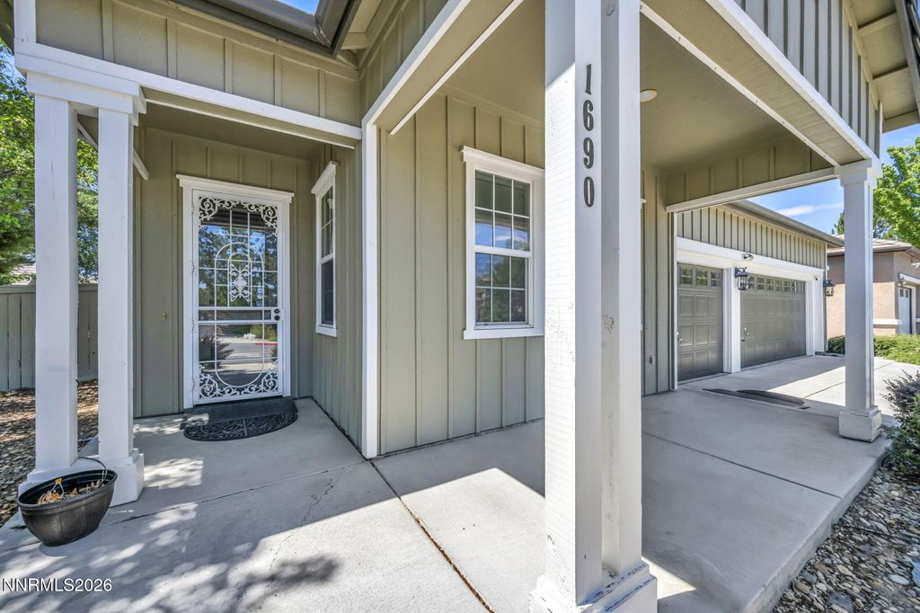 1690 Emerald Bay Dr, Reno, NV - View 2